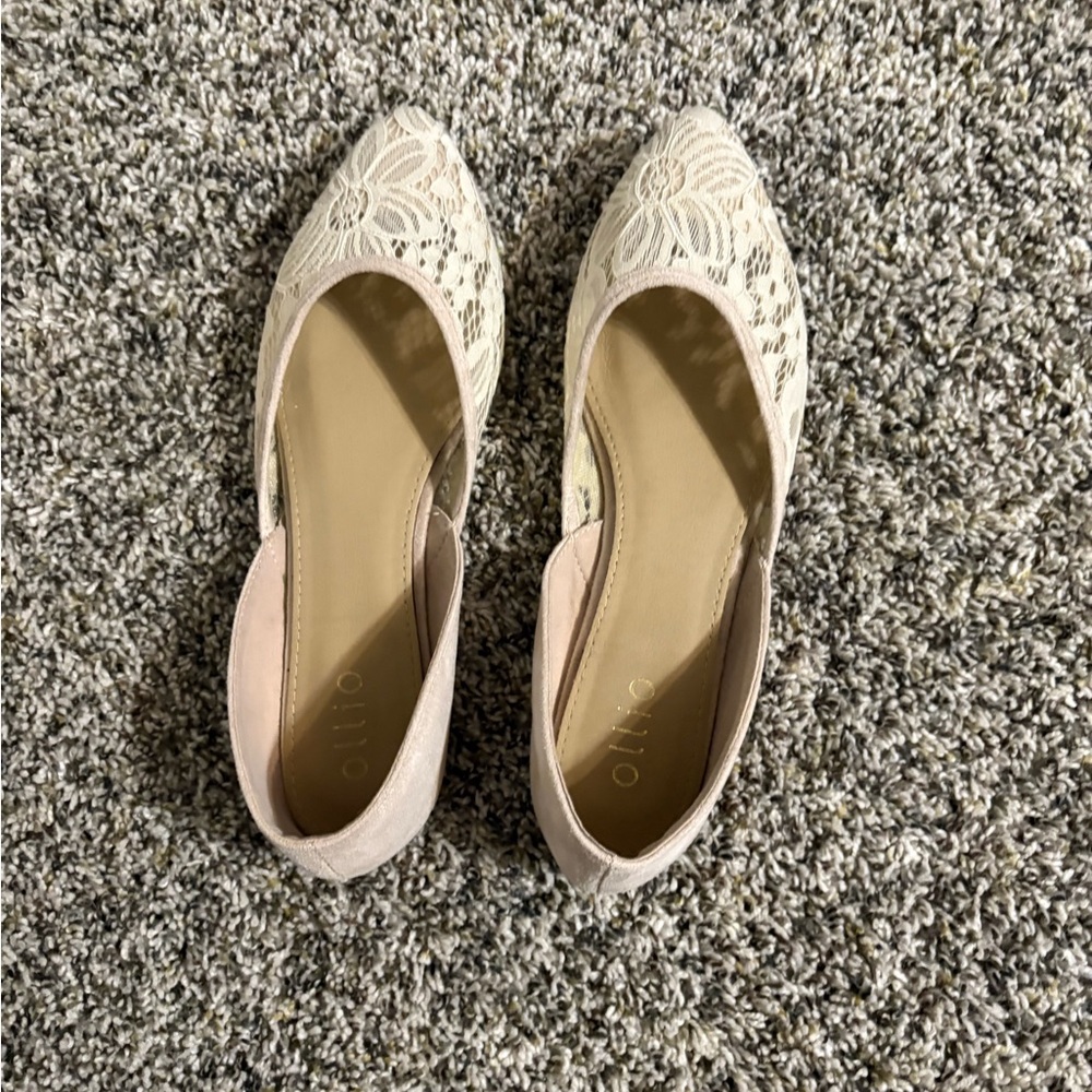 Ollio Women's Cream Lace Flats